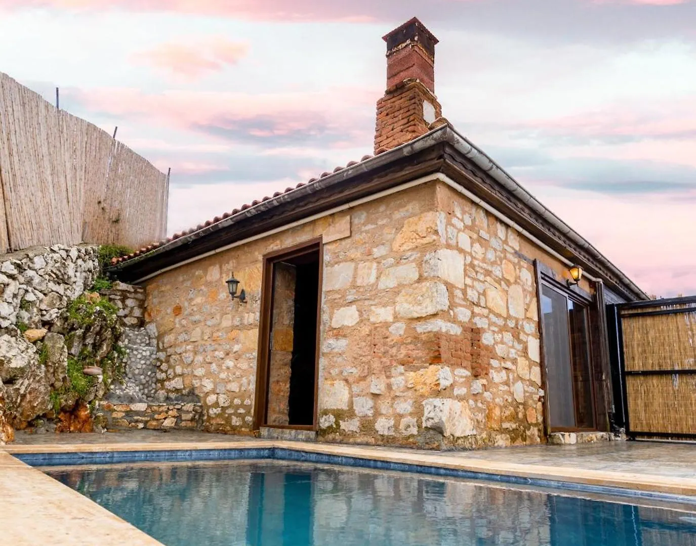 פאראליה Yediburunlar Lighthouse Boutique Hotel And Restaurant טורקיה